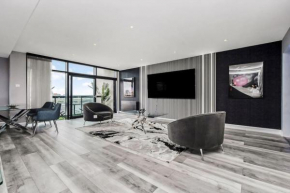 Luxurious Penthouse with Bar at Glasgow Hydro & SECC